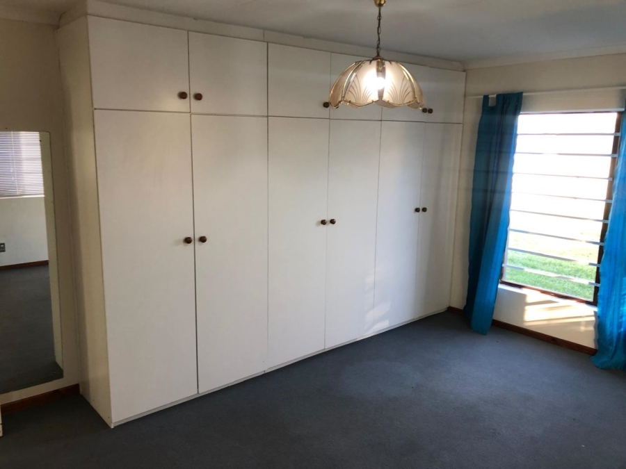 To Let 3 Bedroom Property for Rent in Country Club Western Cape